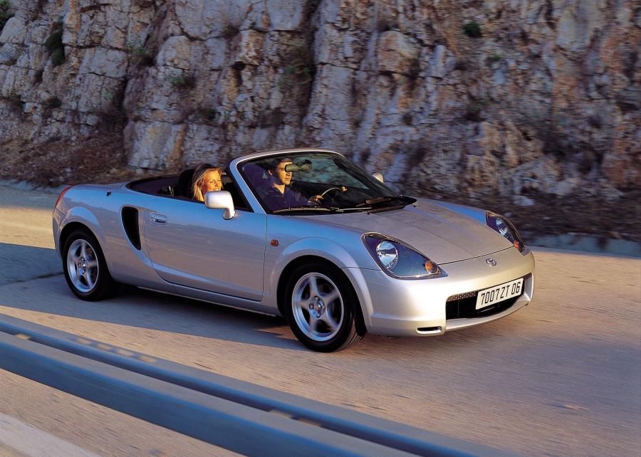  Toyota MR2 1999 года  (фото 35 из 45)